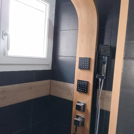 Holiday home Maison 2 Chambres Sur Sous-sol
